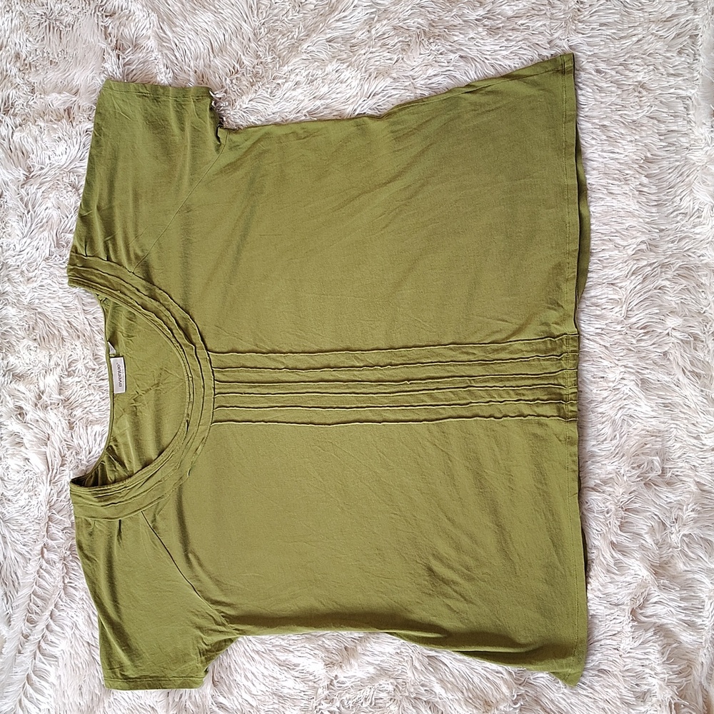 100% pima cotton green top size 30/32